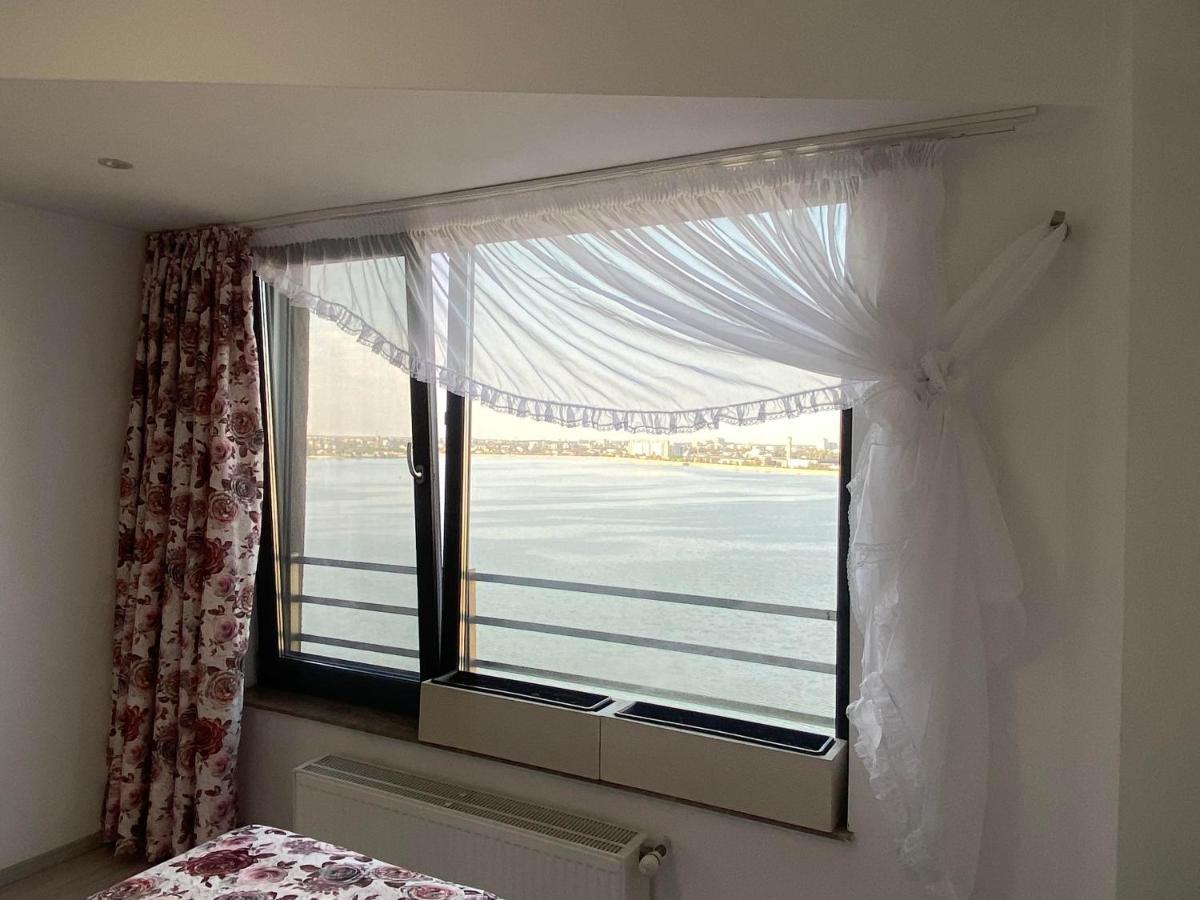 Lake House - Bucuresti Luaran gambar