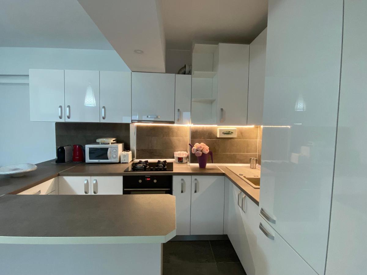 Lake House - Bucuresti Luaran gambar