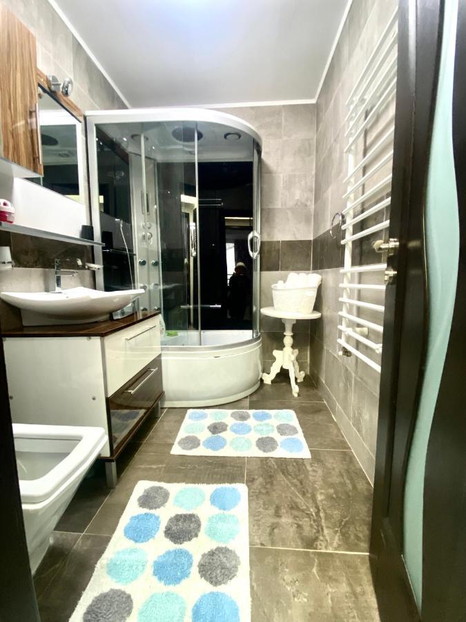 Lake House - Bucuresti Luaran gambar