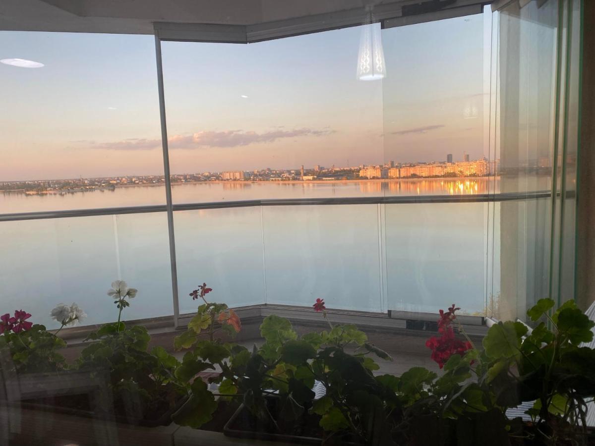 Lake House - Bucuresti Luaran gambar