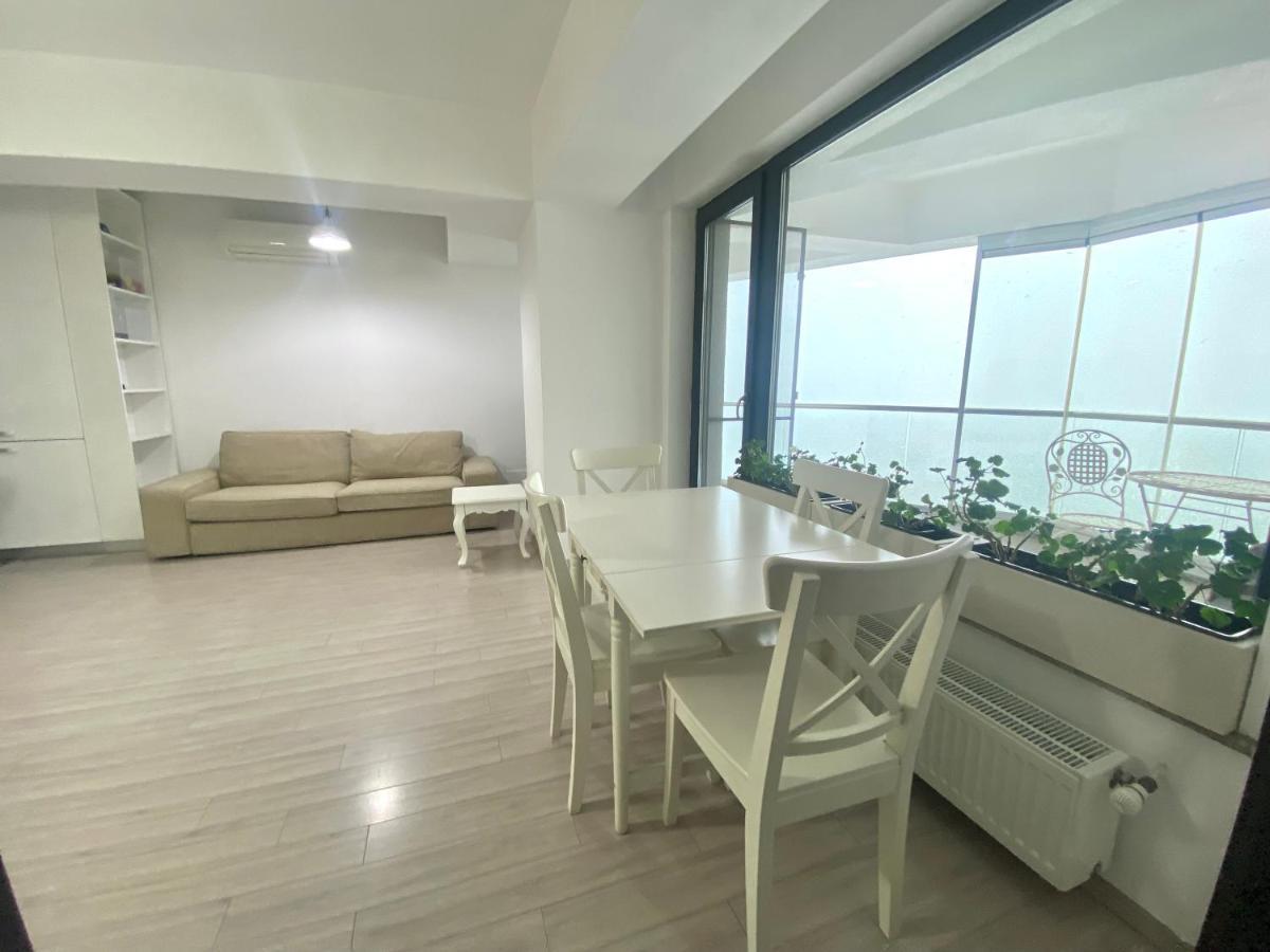 Lake House - Bucuresti Luaran gambar