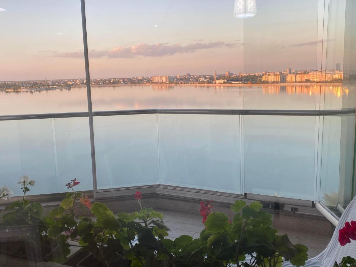 Lake House - Bucuresti Luaran gambar