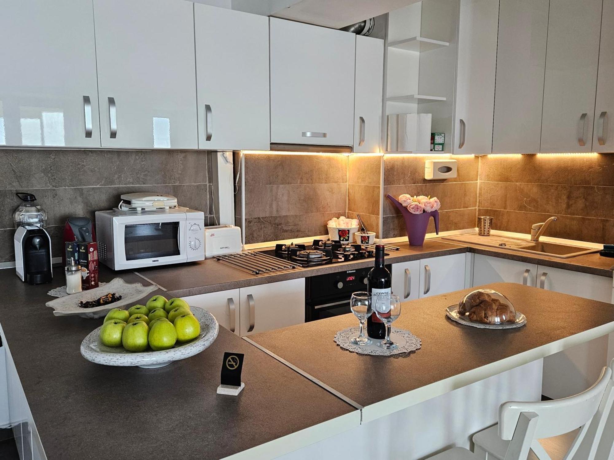 Lake House - Bucuresti Luaran gambar