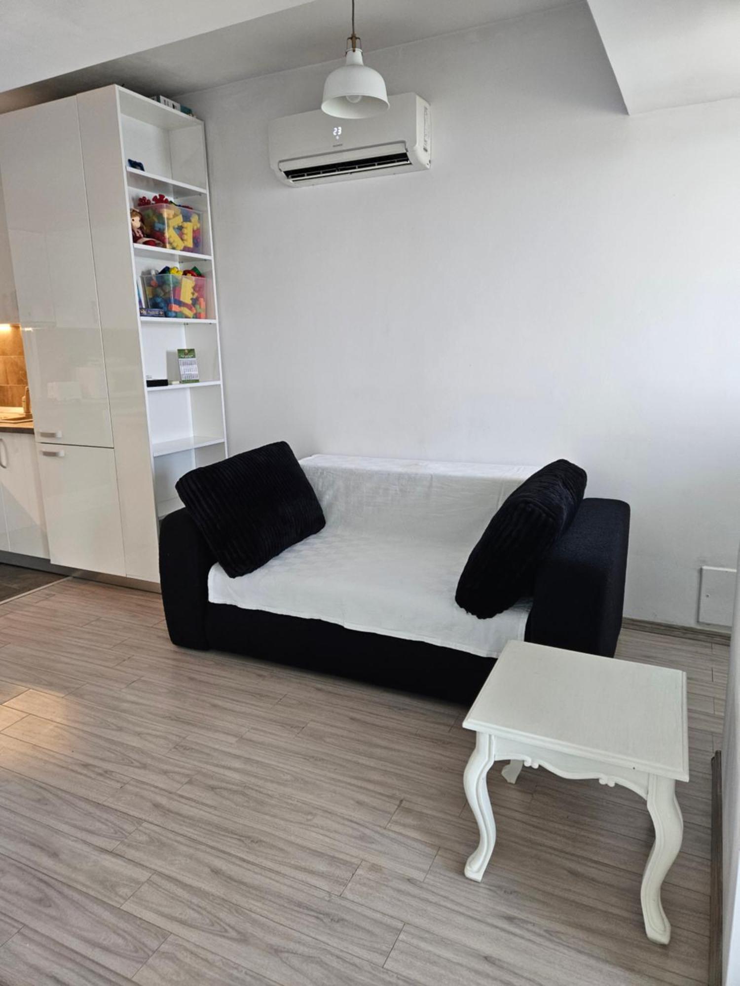 Lake House - Bucuresti Luaran gambar