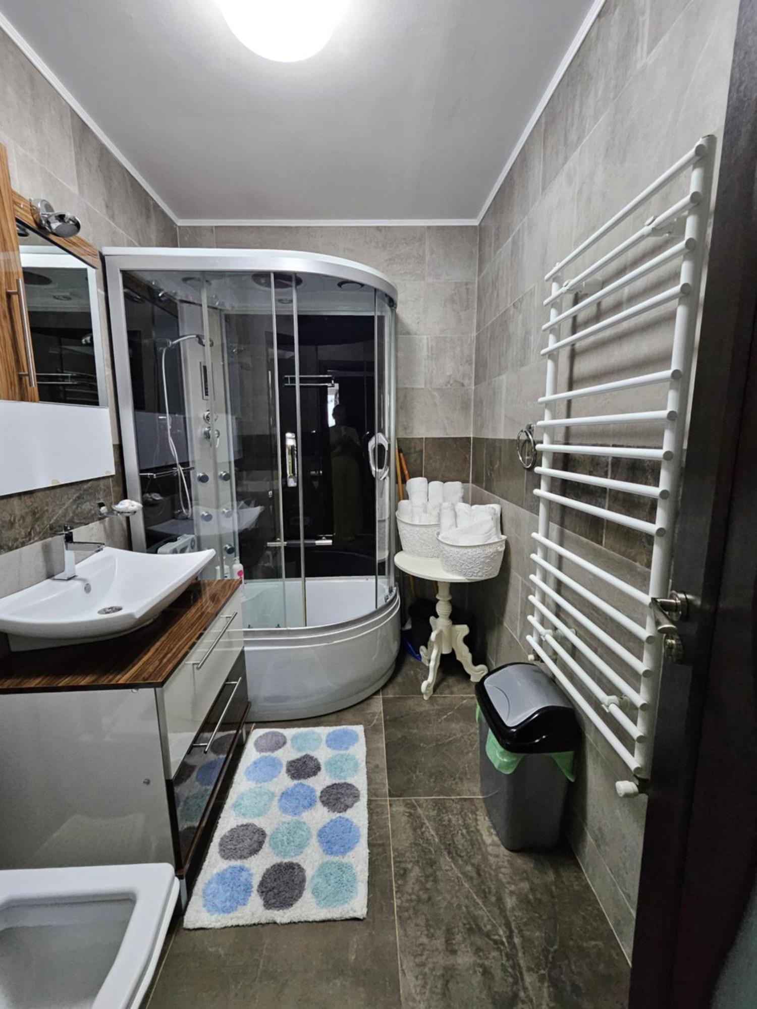 Lake House - Bucuresti Luaran gambar